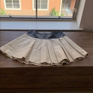 Alice + Olivia pleated skirt with leather waste 4